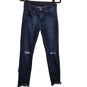 Just black jeans‎